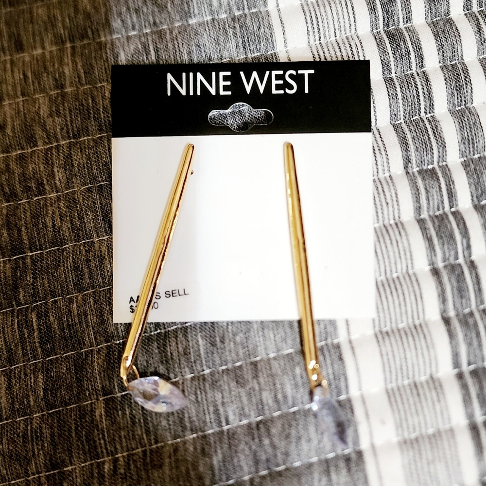 NWT Nine West Earring.